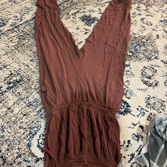 Size small romper - Picture 3 of 3